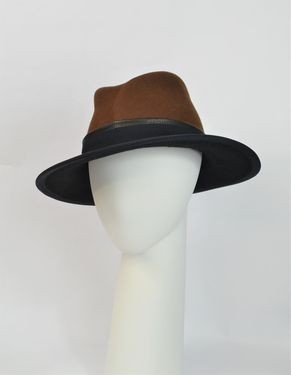 Shop handmade hats and caps online - Laurence Leleux